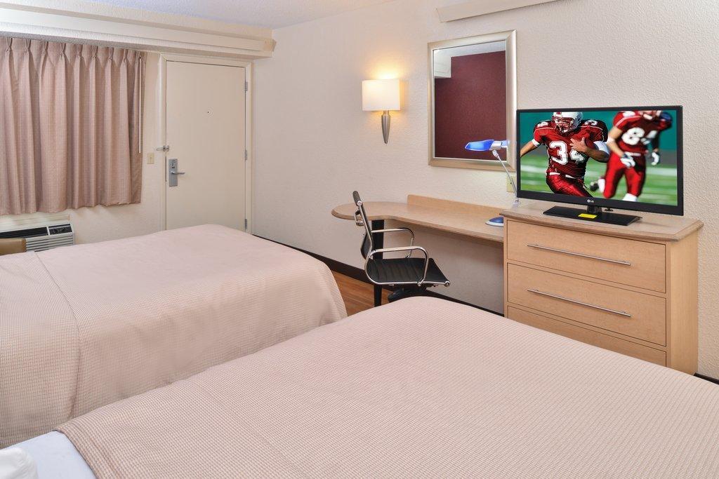 Super 8 By Wyndham Deerfield - Northbrook Hotel Екстериор снимка