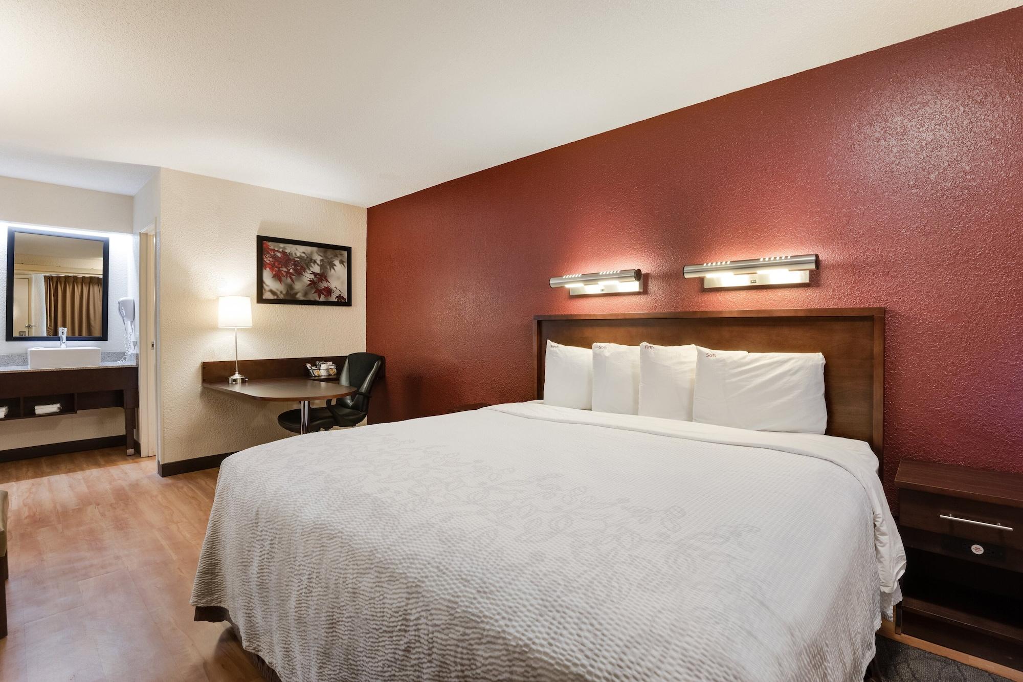 Super 8 By Wyndham Deerfield - Northbrook Hotel Екстериор снимка