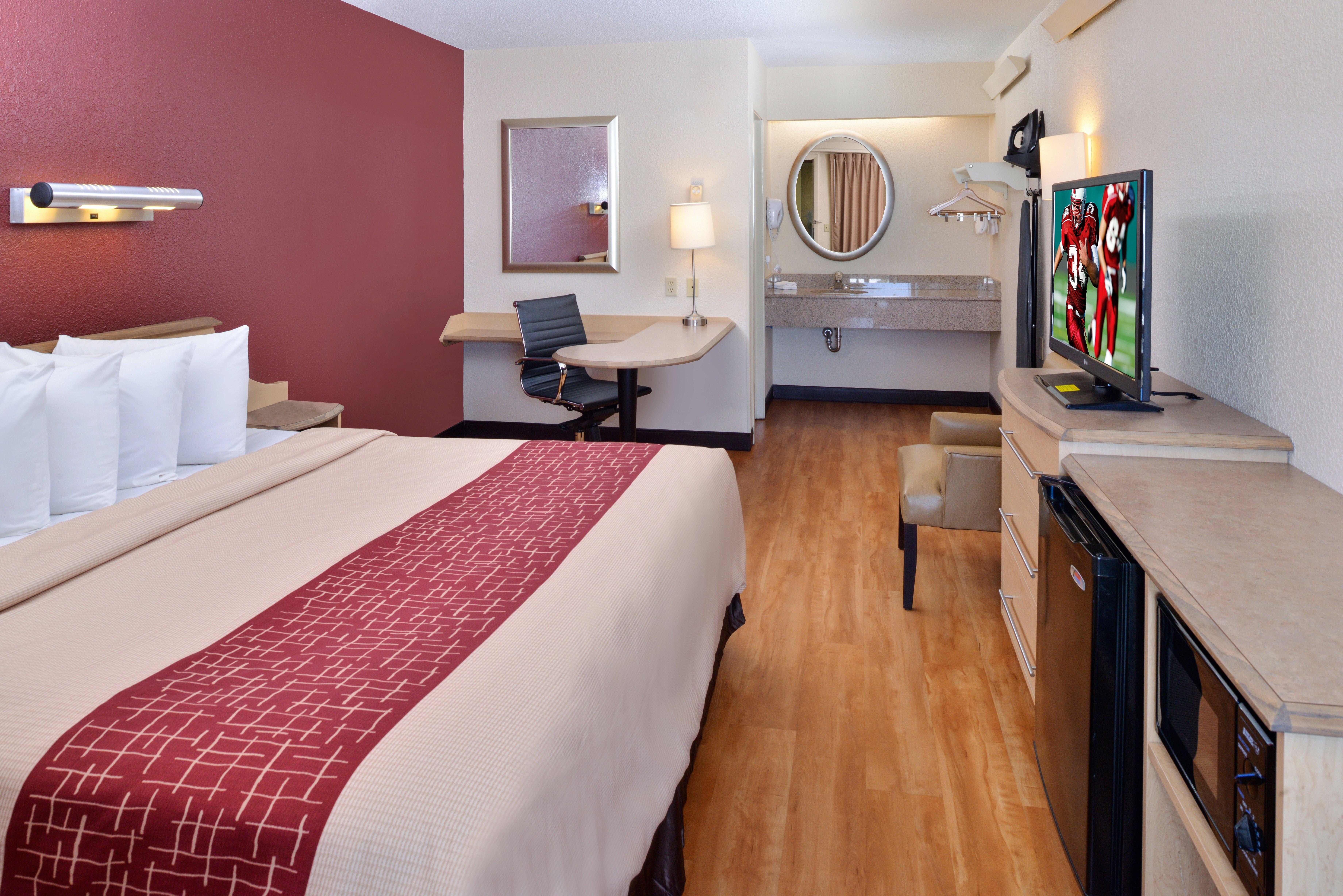 Super 8 By Wyndham Deerfield - Northbrook Hotel Екстериор снимка